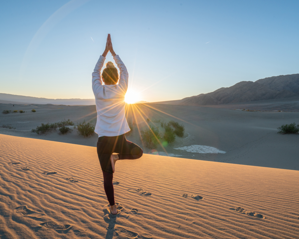 Retraite de yoga dans les dunes du désert marocain